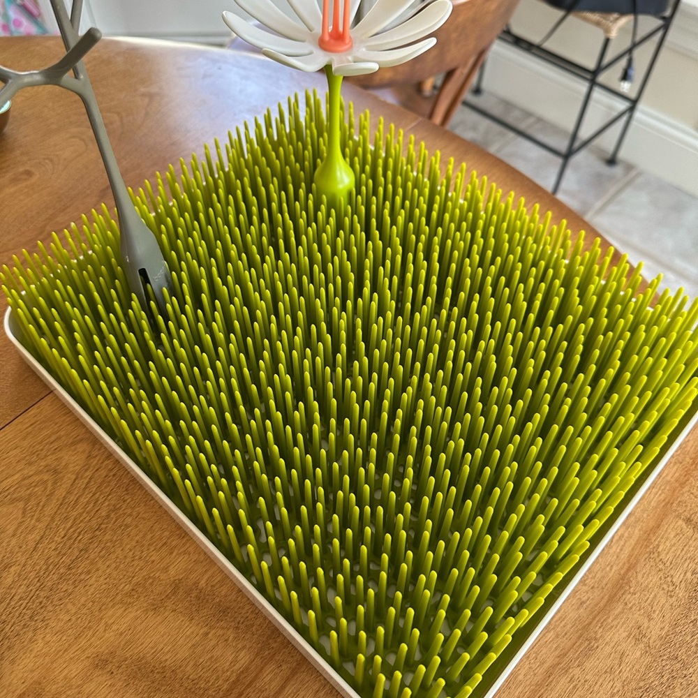 Green Grass Drying Rack